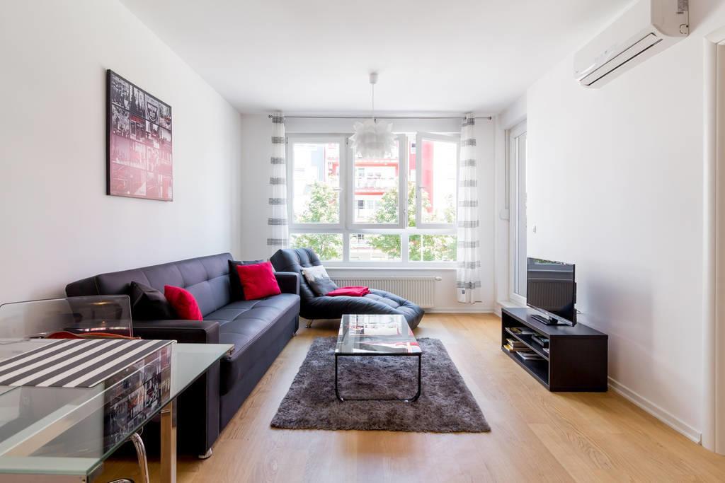 Flexible Selfcheckins 9 - - Garage - Electric Vehicle Ccharger - Loggia - New - Repinc 9 * Zagreb